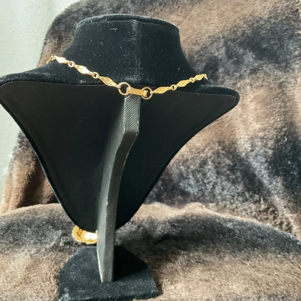Vintage Signed Florenza Gold Tone Faux Pearl Cameo Necklace